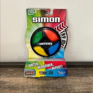 Hasbro Simon Colorful Memory Challenge Travel Size